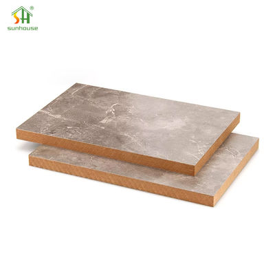 Bom preço. Placa de MDF de melamina folheada laminada para uso de decoração interior e exterior on-line