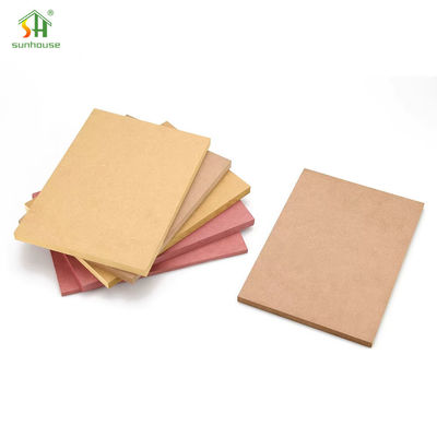 Bom preço. MDF Melamina Placa MDF Interior Decoração Exterior Uso para uso em aplicações de construção civil on-line