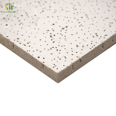 Bom preço. Placa de telha de teto de fibra mineral acústica com classificação de fogo para uso de decoração interior e exterior on-line